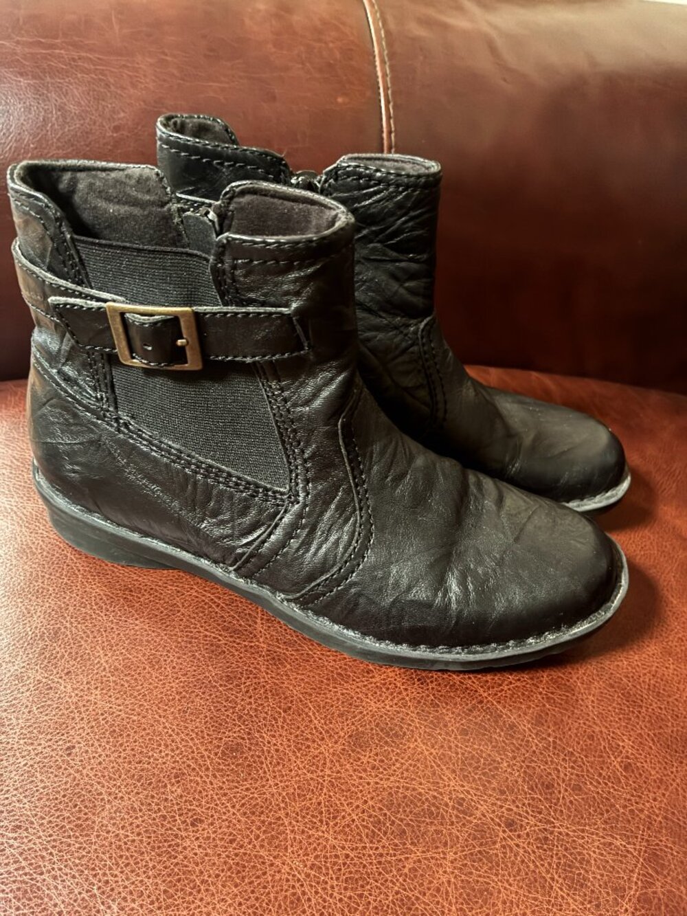 Clarks Women’s Size US 7.5 /EU 38 Black Leather Upper Booties Ankle Boots Boho